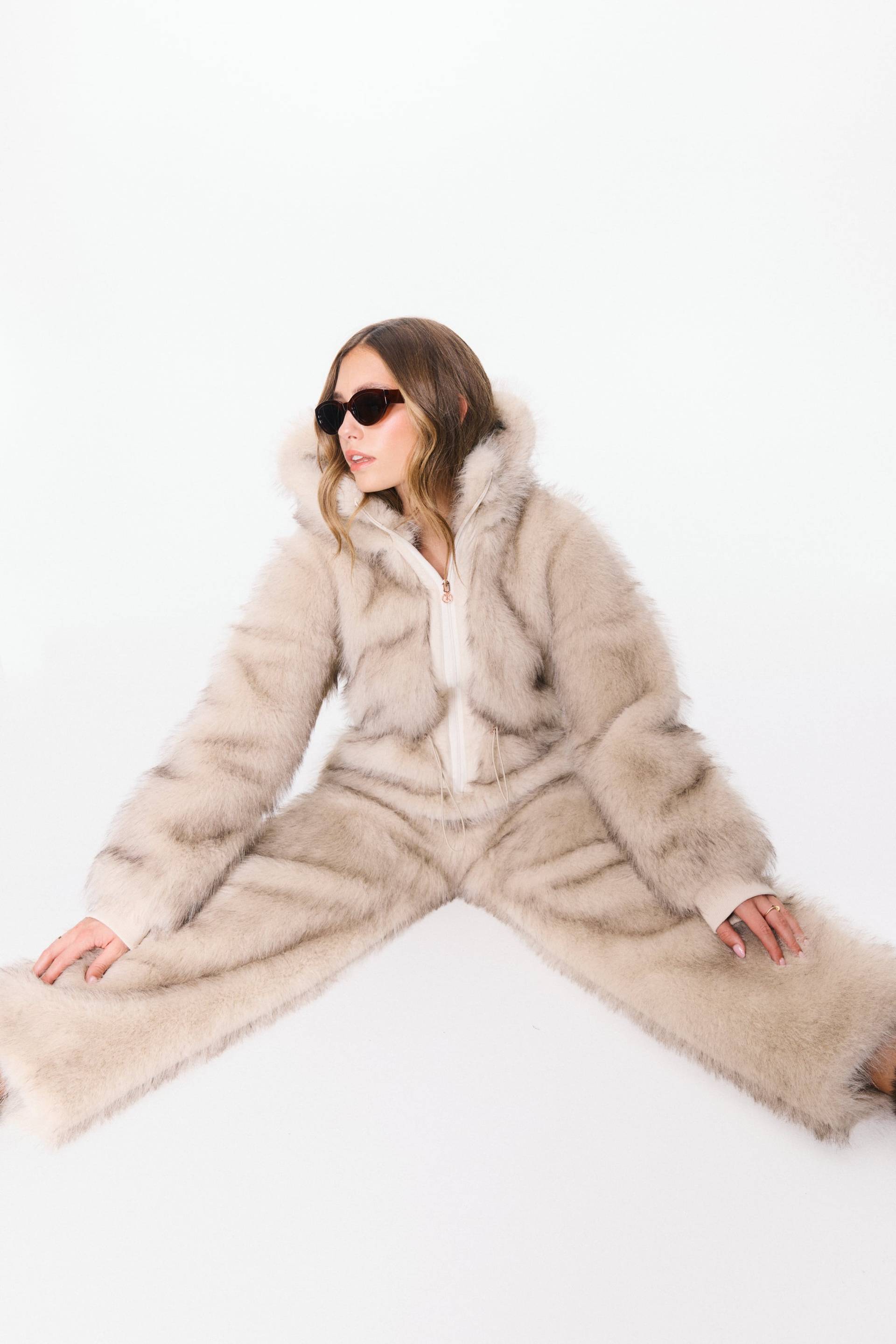 Onepiece The Housewife Jumpsuit Beige - 11